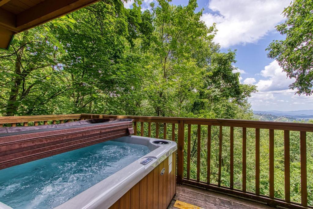 Serenity Heights, Amazing Views, Hot Tub Pool Access, 1089 Free Tickets Each Paid Day, Dollywood Gatlinburg Εξωτερικό φωτογραφία